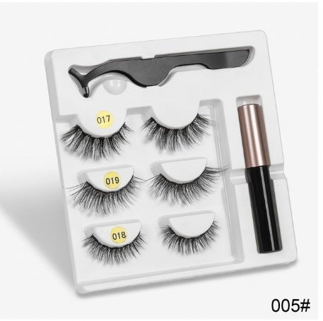 A Pair Of False Eyelashes With Magnets In Fashion - Urban Mart