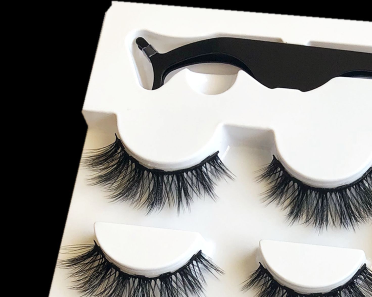 A Pair Of False Eyelashes With Magnets In Fashion - Urban Mart