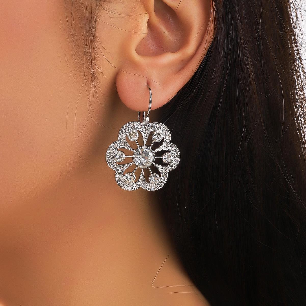 Women's Fashion Simple Round Flower Earrings - Urban Mart